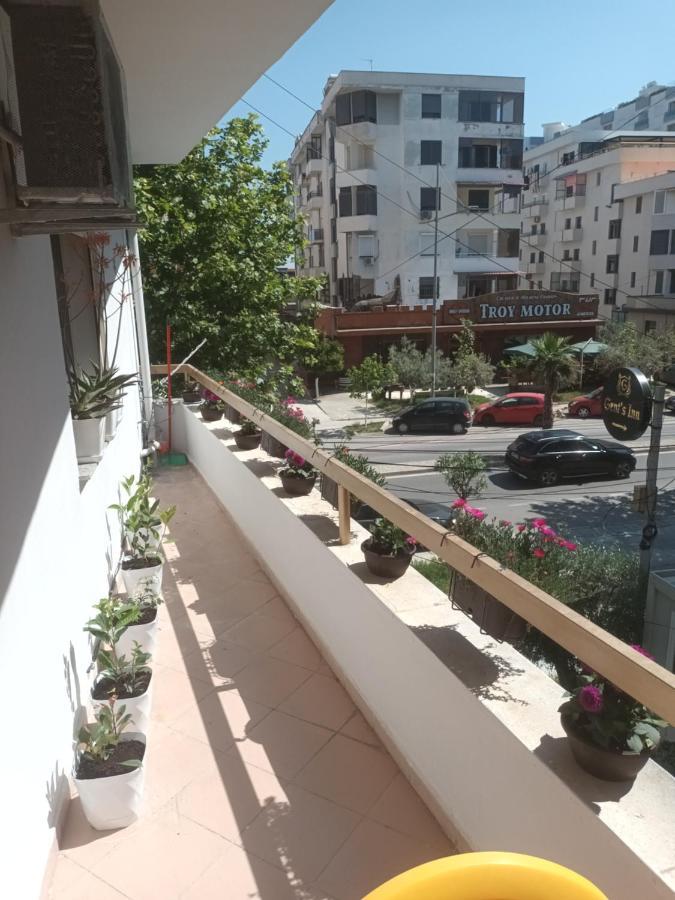 Holiday House Durrës Exteriör bild